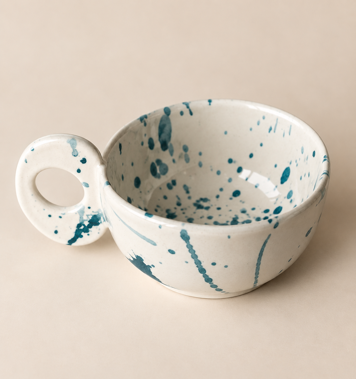 ceramiczna filiżanka
